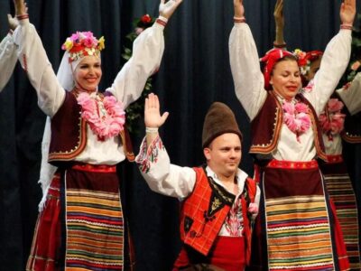 Фолклорен танцов клуб “Жарава” към Българското училище “Родна реч”